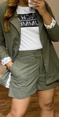 conjunto de blazer e short branco