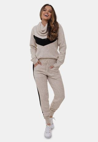 Conjunto Comfy Pink Tricot Com Calça Jogging e Blusa Com Gola Alta de Tricô Mousse Feminino Menor preço em Conjunto Comfy Pink Tricot Com Calça Jogging e Blusa Com Gola Alta de Tricô Mousse Feminino