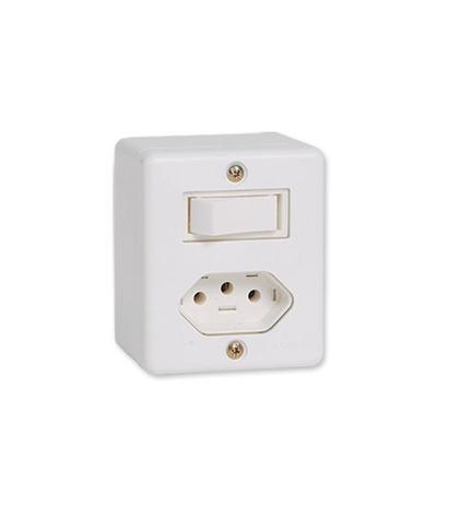 Conjunto de Sobrepor 1 Interruptor simples + 1 tomada 2P + tomada 10A 63200 Ilumi Menor preço em Conjunto de Sobrepor 1 Interruptor simples + 1 tomada 2P + tomada 10A 63200 Ilumi