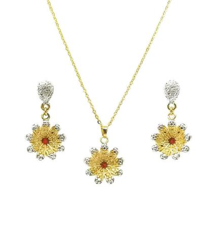 Conjunto primavera com corrente , pingente e brincos - Planeta rubi Menor preço em Conjunto primavera com corrente , pingente e brincos - Planeta rubi