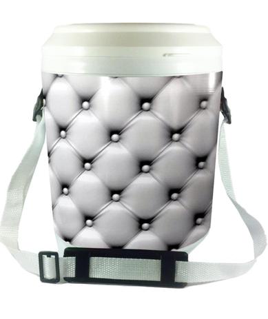 Cooler Térmico 12 Latas Capitonê Branco Alegra Store Menor preço em Cooler Térmico 12 Latas Capitonê Branco Alegra Store