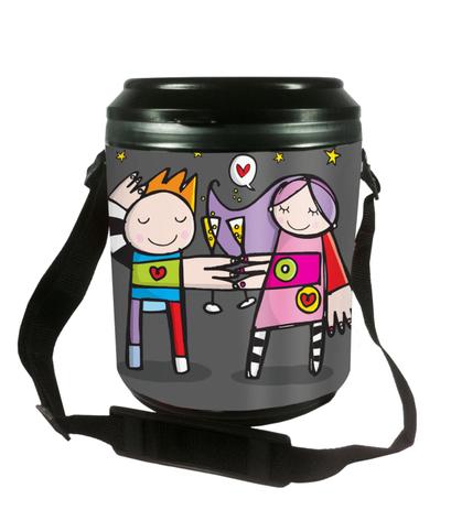 Cooler Térmico 12 Latas Casal Brindando Alegra Store é ruim? Cooler Térmico 12 Latas Casal Brindando Alegra Store é boa?