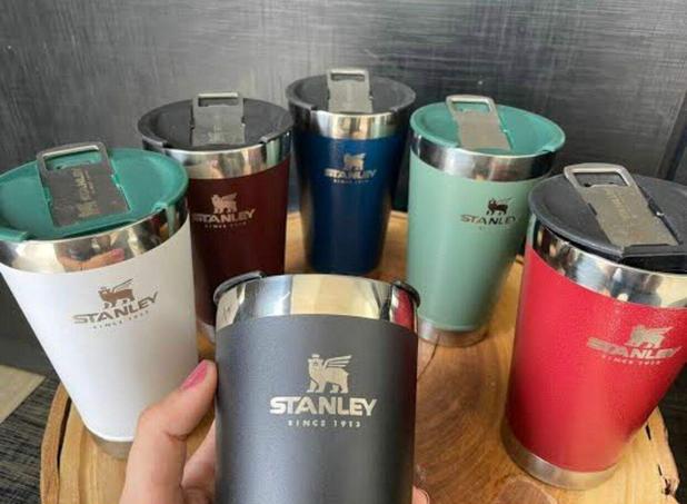Copo térmico com tampa stanley original com abridor de garrafa na tampa - IMP Menor preço em Copo térmico com tampa stanley original com abridor de garrafa na tampa - IMP