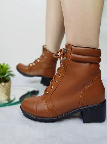Coturno Bota Salto Grosso Baixo Tratorado 2020 Marrom Preta - Davanstore -  Outros Moda e Acessórios - Magazine Luiza