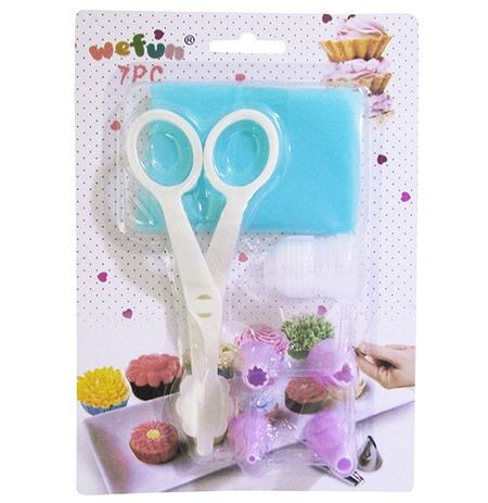 Decorador de bolo com 1 bisnaga + 4 bicos + adaptador e tesoura kit com 7 pecas - Blassed Menor preço em Decorador de bolo com 1 bisnaga + 4 bicos + adaptador e tesoura kit com 7 pecas - Blassed