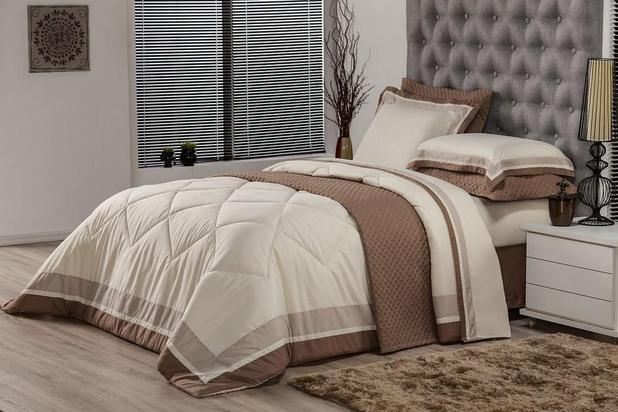 Edredom Queen Soft Comfort Bege e Marrom - Plumasul Menor preço em Edredom Queen Soft Comfort Bege e Marrom - Plumasul