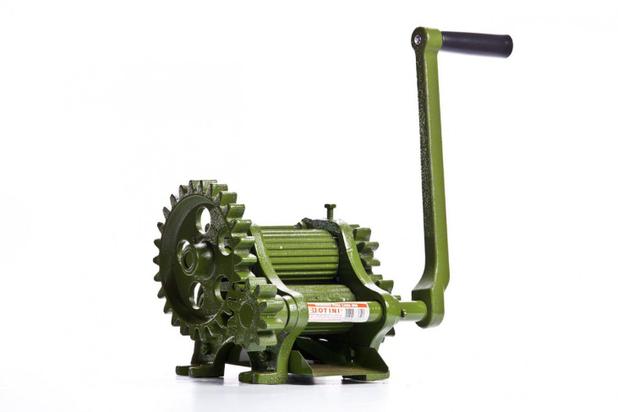 Engenho Moenda Moedor Garapeira Manual P/ Fazer Caldo de Cana - B60 - Botini / Botimetal Menor preço em Engenho Moenda Moedor Garapeira Manual P/ Fazer Caldo de Cana - B60 - Botini / Botimetal