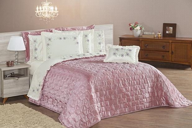 Enxoval Cobre Leito com Jogo de Cama Casal Queen Vivara 09 Peças Casaborda Menor preço em Enxoval Cobre Leito com Jogo de Cama Casal Queen Vivara 09 Peças Casaborda