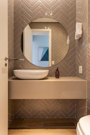 Espelho Redondo Decorativo Em Vidro Para Banheiro ou Lavabo Com Suporte 40cm - Cebrace é boa?