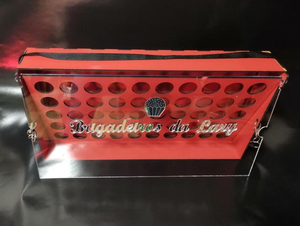 Expositor Porta brigadeiro vermelho 50 unidades - TTL ARTESANATOS Menor preço em Expositor Porta brigadeiro vermelho 50 unidades - TTL ARTESANATOS