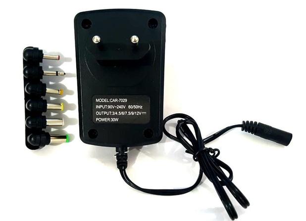 Fonte universal Alimentação regulável 6 pontas Ac 3V a 12V 30w Dc 2500mah Bv - Inova Menor preço em Fonte universal Alimentação regulável 6 pontas Ac 3V a 12V 30w Dc 2500mah Bv - Inova