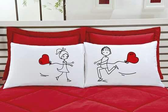 Fronha Emoções LOVE - Kit com duas - Tecido Percal 150 fios 100 algodão - Vivart Menor preço em Fronha Emoções LOVE - Kit com duas - Tecido Percal 150 fios 100 algodão - Vivart
