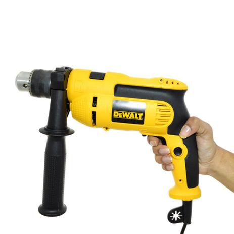 Furadeira Dewalt com Impacto DWD502JB 1/2” 710W + 15 Brocas Menor preço em Furadeira Dewalt com Impacto DWD502JB 1/2” 710W + 15 Brocas
