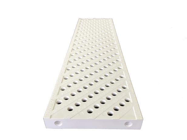Grelha para calha de Piso e Ralo Piscina 50cm x 13cm Branco - FirstPlast Menor preço em Grelha para calha de Piso e Ralo Piscina 50cm x 13cm Branco - FirstPlast