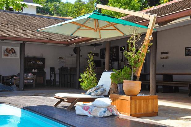 Menor preço em Guarda-Sol Ombrelone Lateral Slim Com Floreira 2,10x2,10m Solemar