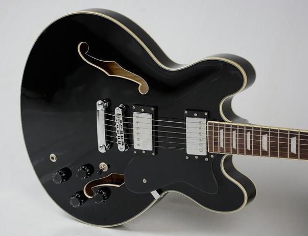 Menor preço em Guitarra Semi-Acústica Strinberg SHS300 BK SHS-300