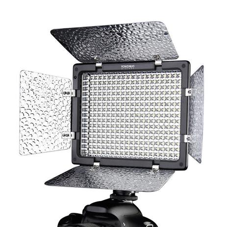 Iluminador de LED Yongnuo YN300 III c/ Filtros Menor preço em Iluminador de LED Yongnuo YN300 III c/ Filtros