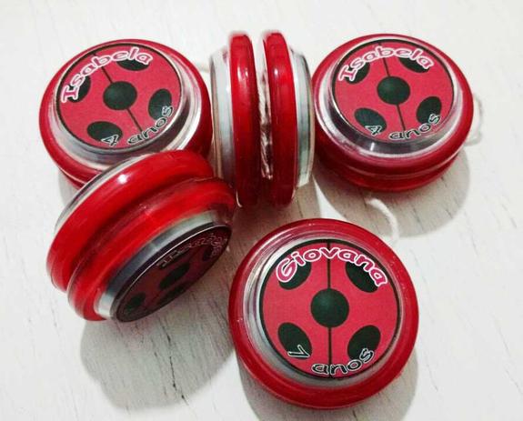 Ioiô Miraculous Ladybug para lembrancinha personalizado - 10 unidades - Fabi brindes Menor preço em Ioiô Miraculous Ladybug para lembrancinha personalizado - 10 unidades - Fabi brindes