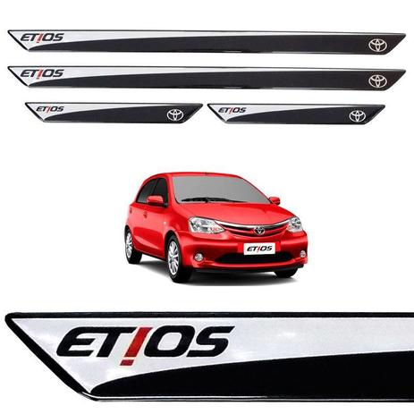 Jogo de Soleira Resinada Mod 02 Toyota Etios em Alto Brilho - Ura Menor preço em Jogo de Soleira Resinada Mod 02 Toyota Etios em Alto Brilho - Ura