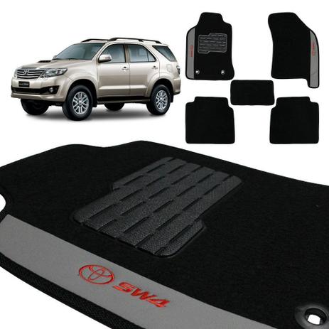 Jogo de Tapete Carpete Hilux SW4 2013 a 2015 Preto Bordado 5 Pçs - Ecotap Menor preço em Jogo de Tapete Carpete Hilux SW4 2013 a 2015 Preto Bordado 5 Pçs - Ecotap