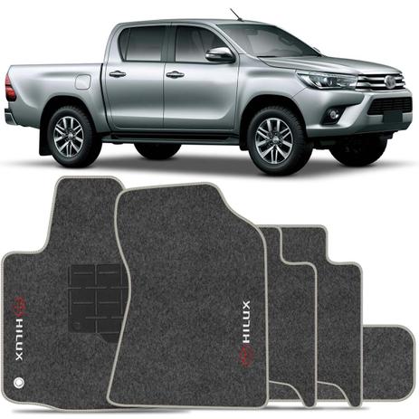 Jogo de Tapetes Carpete Toyota Hilux 17 e 18 Grafite Bordado com Base Antiderrapante Emborrachada - Requinte tapetes Menor preço em Jogo de Tapetes Carpete Toyota Hilux 17 e 18 Grafite Bordado com Base Antiderrapante Emborrachada - Requinte tapetes