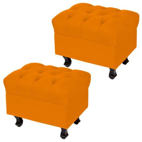 Kit 02 Puffs París Luis Xv Capitone Suede Laranja Pés Madeira - Lymdecor Menor preço em Kit 02 Puffs París Luis Xv Capitone Suede Laranja Pés Madeira - Lymdecor