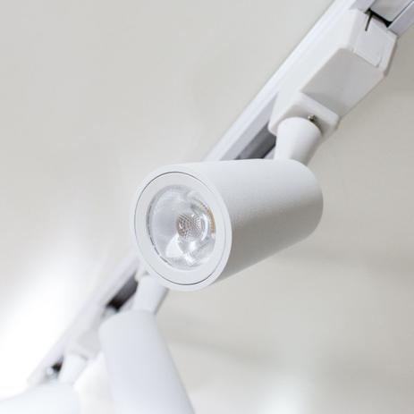 Kit 1 Trilho Eletrificado 1m Branco + 5 Spots 12w Branco Quente St795 - Starlumen Menor preço em Kit 1 Trilho Eletrificado 1m Branco + 5 Spots 12w Branco Quente St795 - Starlumen