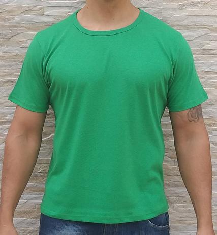 camiseta verde masculina