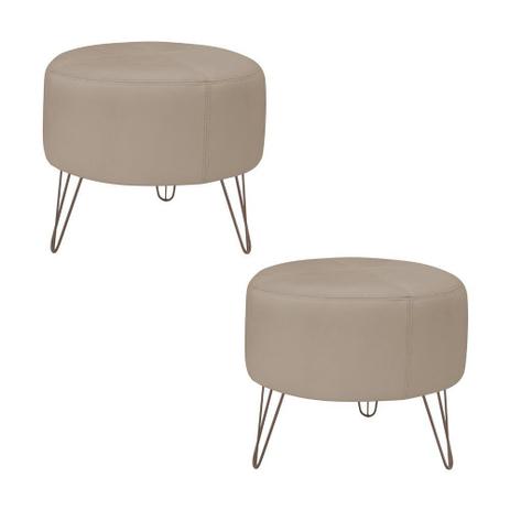 Menor preço em Kit 2 Puffs Decorativos Redondo Pés Metal Couro Bege - Gran Belo
