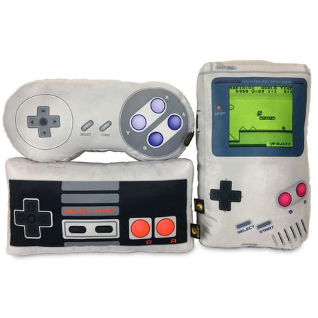 Kit 3 Almofadas Gamer Inspiradas nos Video Games Game Boy, SNES e NES - Camaleão preto Menor preço em Kit 3 Almofadas Gamer Inspiradas nos Video Games Game Boy, SNES e NES - Camaleão preto