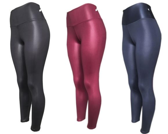 Calça Legging com Tecido de Brilho Preto - Janfer