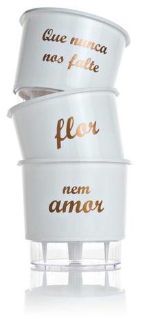 Kit 3 Vasos Auto Irrigável ”Que nunca nos falte Flor nem Amor” - Branco - Raiz Menor preço em Kit 3 Vasos Auto Irrigável ”Que nunca nos falte Flor nem Amor” - Branco - Raiz