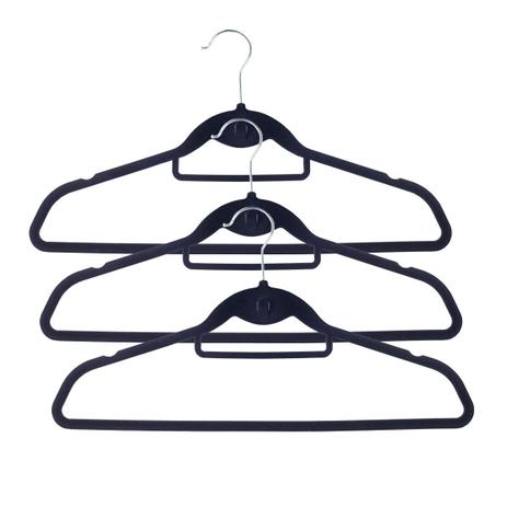 KIT 30 Cabides de Veludo Preto com gancho - OIKOS Menor preço em KIT 30 Cabides de Veludo Preto com gancho - OIKOS