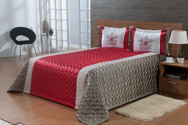 Kit Cobre Leito Casal Queen Diplomata 03 Peças Bordada Cetim - Vermelho - Finos enxovais é ruim? Kit Cobre Leito Casal Queen Diplomata 03 Peças Bordada Cetim - Vermelho - Finos enxovais é boa?