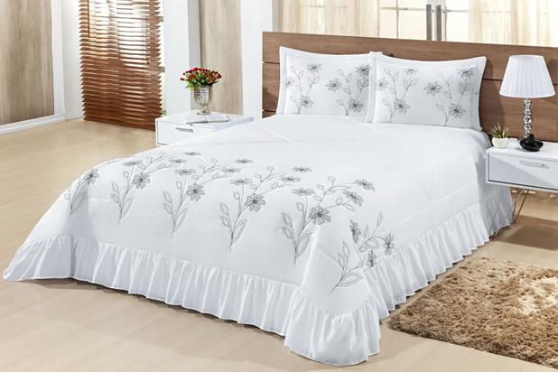 Kit Cobre Leito Casal Queen Lírio 03 Peças Colcha - Branco c/ Preto - Finos Enxovais Menor preço em Kit Cobre Leito Casal Queen Lírio 03 Peças Colcha - Branco c/ Preto - Finos Enxovais