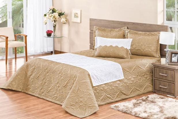 Kit Cobre Leito Dionísio Casal Queen 5 Peças Dourado - Colleone colleone Menor preço em Kit Cobre Leito Dionísio Casal Queen 5 Peças Dourado - Colleone colleone
