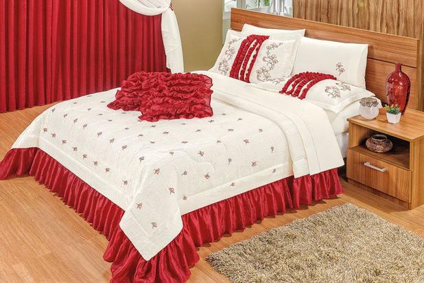 Menor preço em Kit Cobre Leito Renascence Vermelho Palha Casal Queen Seda Amassada 07 Peças - Valle