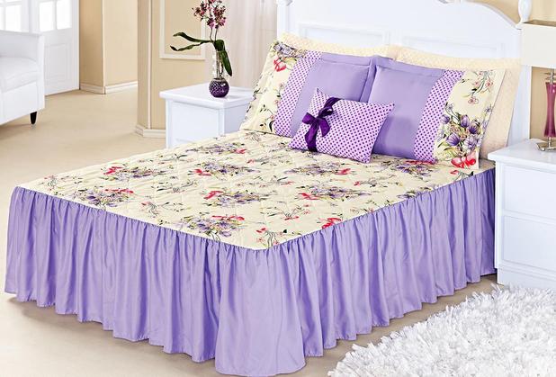 Kit Colcha (Colcha + Porta Travesseiro) Queen Geovanna Lilás Estampa Flores com 7 peças - Aquarela Menor preço em Kit Colcha (Colcha + Porta Travesseiro) Queen Geovanna Lilás Estampa Flores com 7 peças - Aquarela