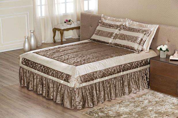 Kit Colcha Vitória Casal Queen Ouro Velho Tecido Jacquard 07 Peças Moderna - Decorativa Menor preço em Kit Colcha Vitória Casal Queen Ouro Velho Tecido Jacquard 07 Peças Moderna - Decorativa