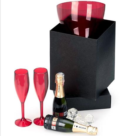 Kit com 2 Espumantes Mumm brut 187ml + 2 taças e 1 champanheira - Shop quality Menor preço em Kit com 2 Espumantes Mumm brut 187ml + 2 taças e 1 champanheira - Shop quality