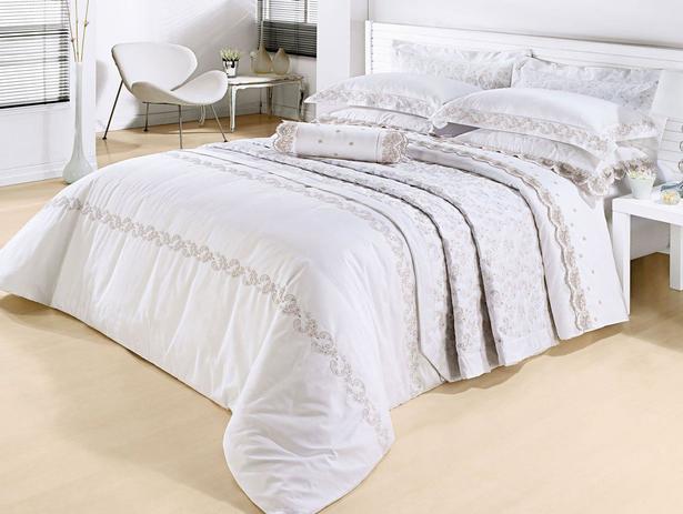 Kit Coordenado Vietri Queen com 17 peças em Fio Egipicio Percal 400 fios cor Branco e Palha - Ruth sanches Menor preço em Kit Coordenado Vietri Queen com 17 peças em Fio Egipicio Percal 400 fios cor Branco e Palha - Ruth sanches
