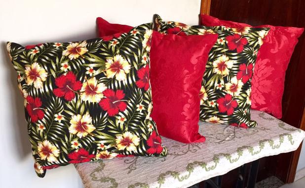 Kit de Almofadas Decorativas 4 Peças Tec Jacquard Vermelho 3 - Reluz bordados Menor preço em Kit de Almofadas Decorativas 4 Peças Tec Jacquard Vermelho 3 - Reluz bordados