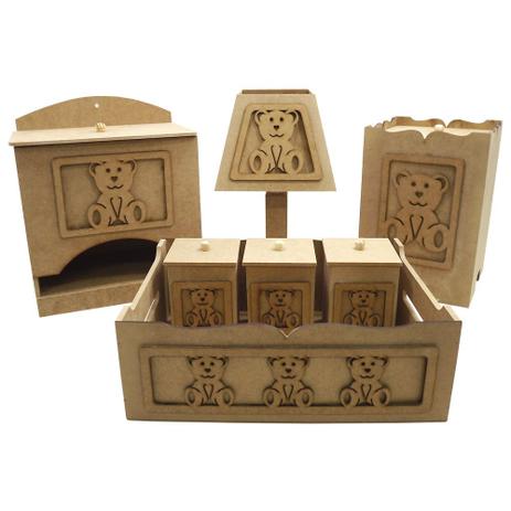 Kit Higiene Bebê em MDF Ursinho Carinhoso 7 peças com Abajur - Palácio da Arte Menor preço em Kit Higiene Bebê em MDF Ursinho Carinhoso 7 peças com Abajur - Palácio da Arte