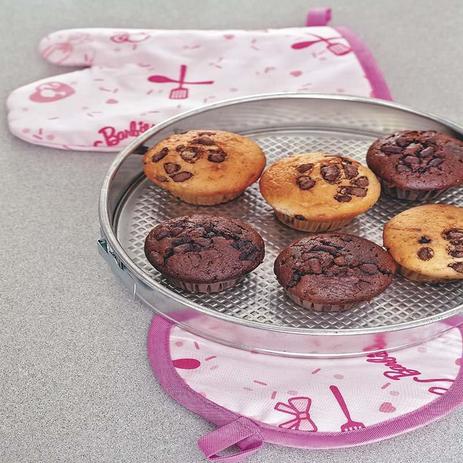 Kit Luva + Pega Panela Barbie Chef 2 peças - Lepper Menor preço em Kit Luva + Pega Panela Barbie Chef 2 peças - Lepper