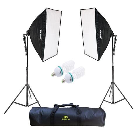 Kit Luz Continua 2 Softbox 70x50cm 2 Lâmpadas 135W 110v 2 Tripés para Estúdio Youtuber Vídeos - Greika Menor preço em Kit Luz Continua 2 Softbox 70x50cm 2 Lâmpadas 135W 110v 2 Tripés para Estúdio Youtuber Vídeos - Greika