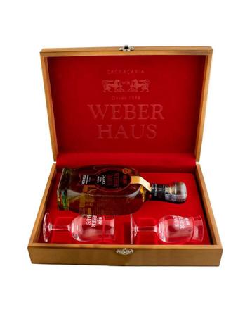 Kit Madeira Weber Haus C/ 2 Taças e Cachaça Extra Premium Reserva Especial 6 Anos 750ml Menor preço em Kit Madeira Weber Haus C/ 2 Taças e Cachaça Extra Premium Reserva Especial 6 Anos 750ml