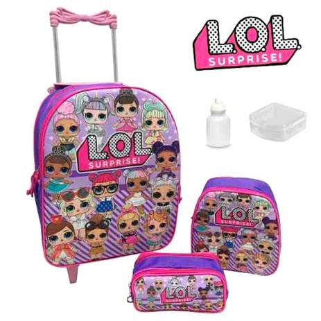 Kit Mochila Escolar Infantil Com Rodinha Lol Surprise Roxa Menor preço em Kit Mochila Escolar Infantil Com Rodinha Lol Surprise Roxa