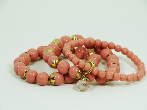 Kit Pulseiras com bolinhas rosa e pedra incolor - Gold bijux Menor preço em Kit Pulseiras com bolinhas rosa e pedra incolor - Gold bijux