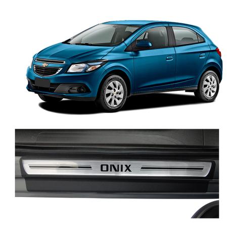 Kit Soleira Chevrolet Onix Premium Aço Escovado Resinado 2013 a 2015 4 - Np Menor preço em Kit Soleira Chevrolet Onix Premium Aço Escovado Resinado 2013 a 2015 4 - Np