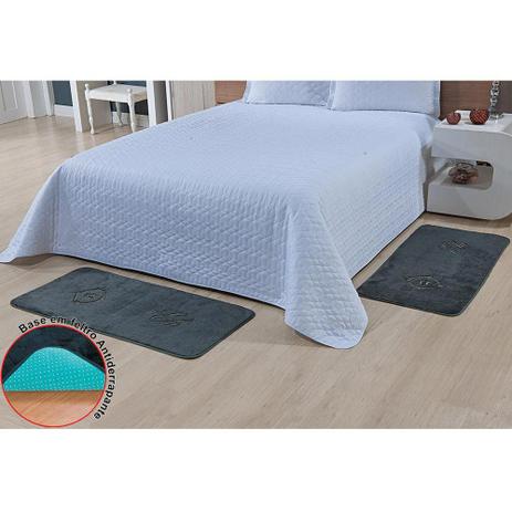 Kit Tapetes Pelúcia Bordado de Quarto Coroa Ele e Ela Premium Antiderrapante 2 Peças - Cinza - Guga tapetes Menor preço em Kit Tapetes Pelúcia Bordado de Quarto Coroa Ele e Ela Premium Antiderrapante 2 Peças - Cinza - Guga tapetes
